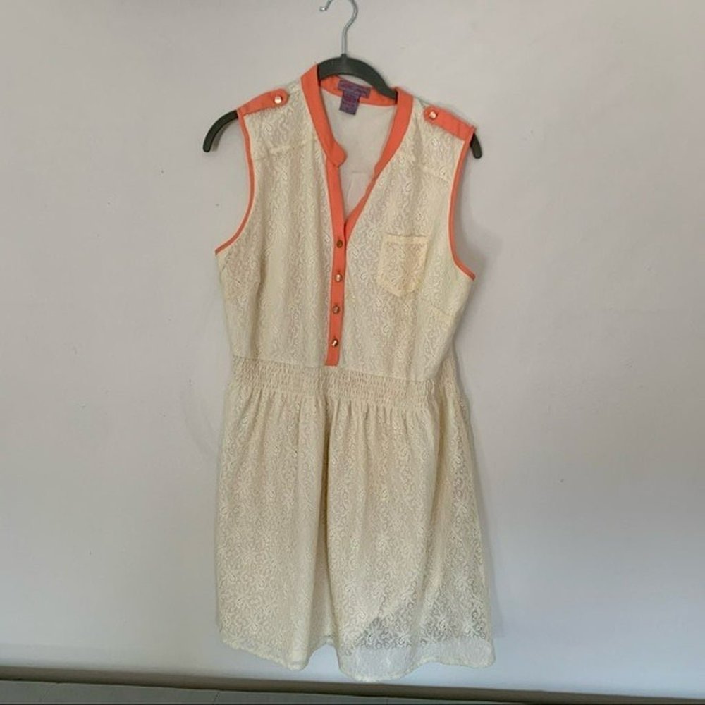 Sleeveless Lace Dress